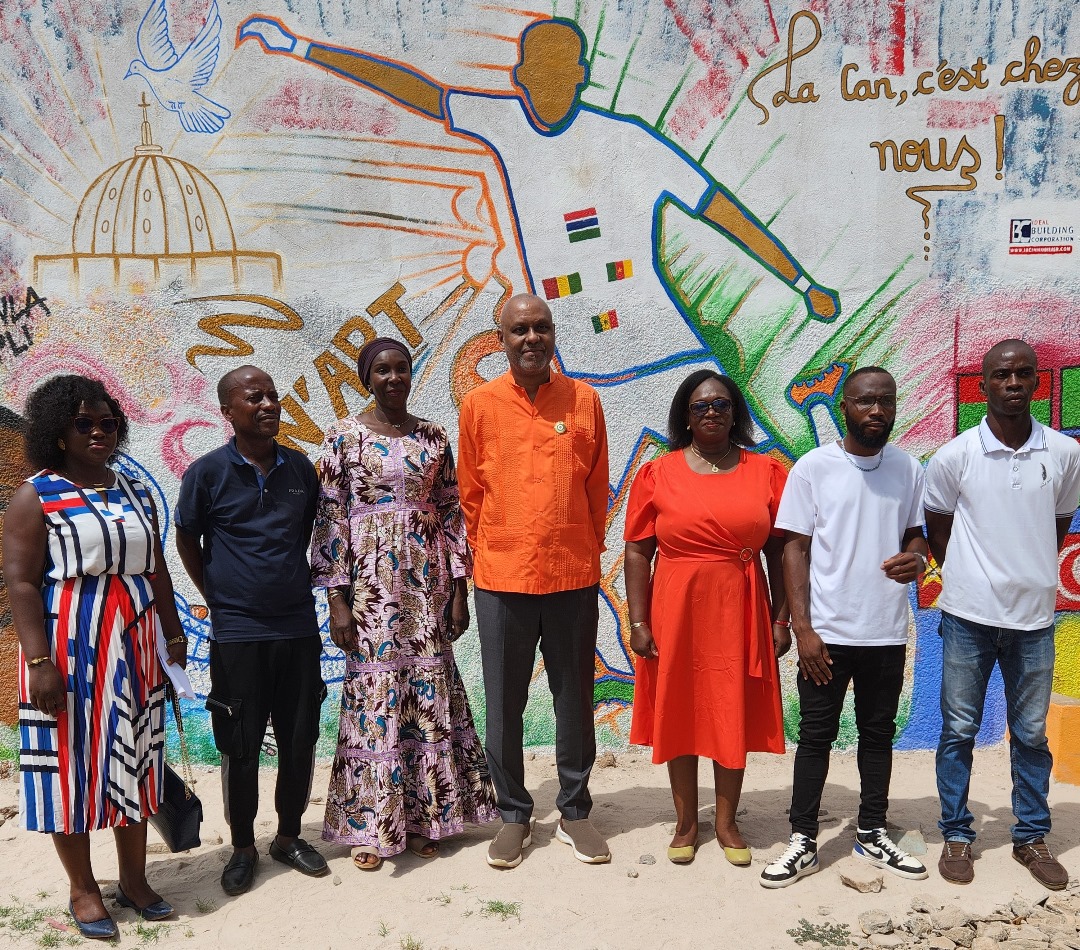 Une gigantesque fresque murale présentée au Maire Kouassi Kouamé Patrice